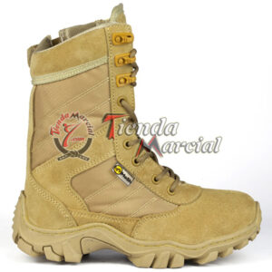 Botas ALPHA Cuero Beige: durabilidad y estilo para uso militar, airsoft o casual. 100% cuero hidrofugado, suela antideslizante, cremallera lateral.