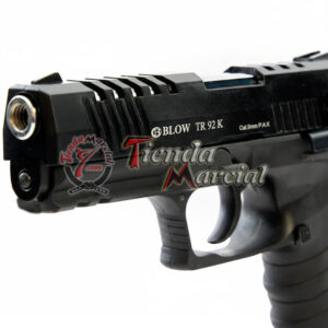 Pistola Traumática Blow TR92K Negra 9mm P.A.K con 2 proveedores y 50 cartuchos incluidos. Pistola semiautomática ideal para defensa personal disuasiva, fabricada en Turquía con estructura full metal y alta durabilidad.