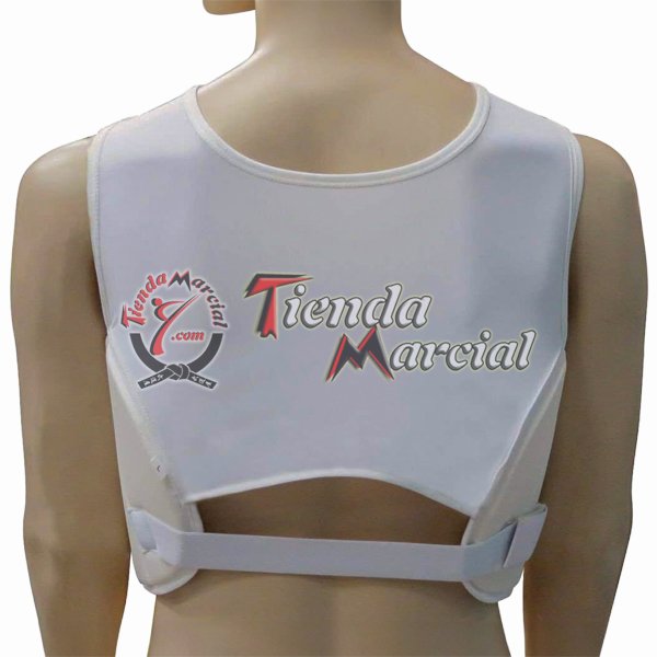 Protege tu cuerpo con la Pechera Interna Karate, ligera, transpirable y cómoda. Ideal para entrenamientos y competencias WKF.