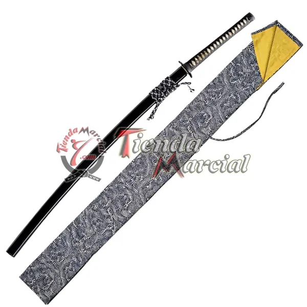 Katana Bukuro comparado en tamaño junto a una katana