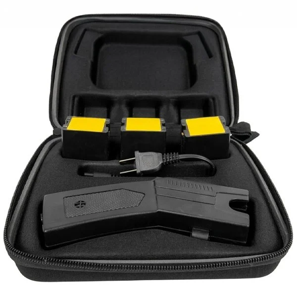 Pistola Taser Eléctrica 80KV con sus 3 cartuchos, cargador y estuche de transporte