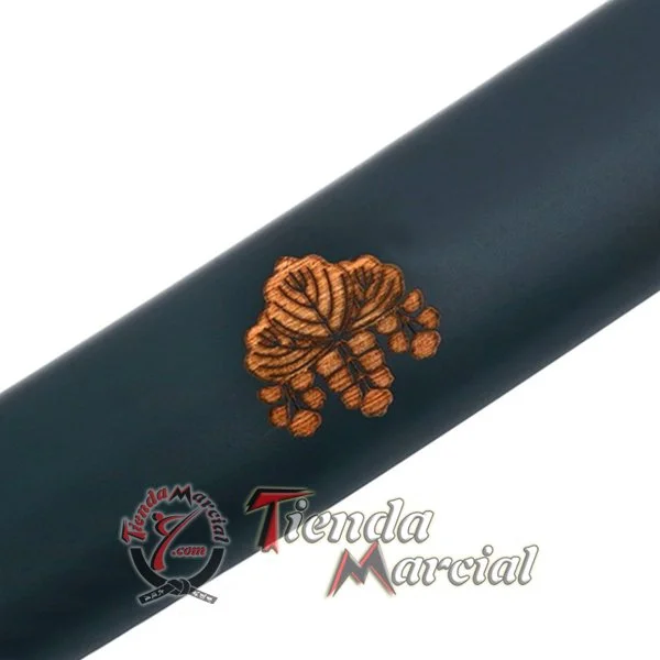 Katana Go Shichi no Kiri, emblema kiri de la paulownia tallado en la saya negro mate