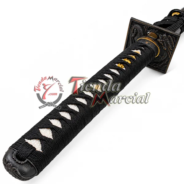 Tsuka de la Katana Unryū con cordón negro, samegawa blanca y tsuba con dragón en alto relieve
